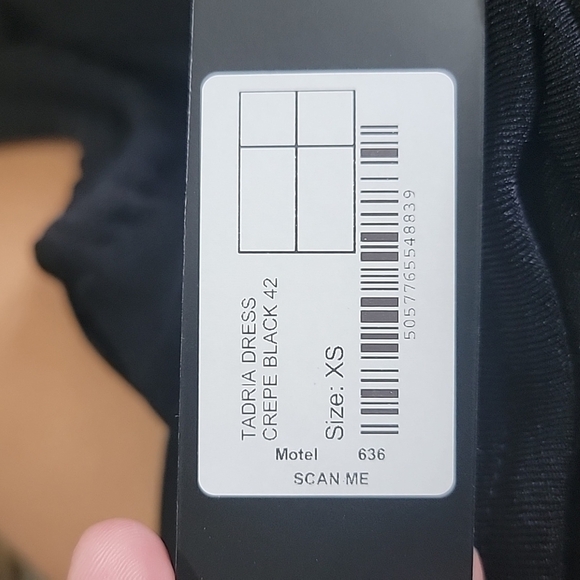 TADRIA BODYCON DRESS IN CREPE BLACK - Picture 3 of 4